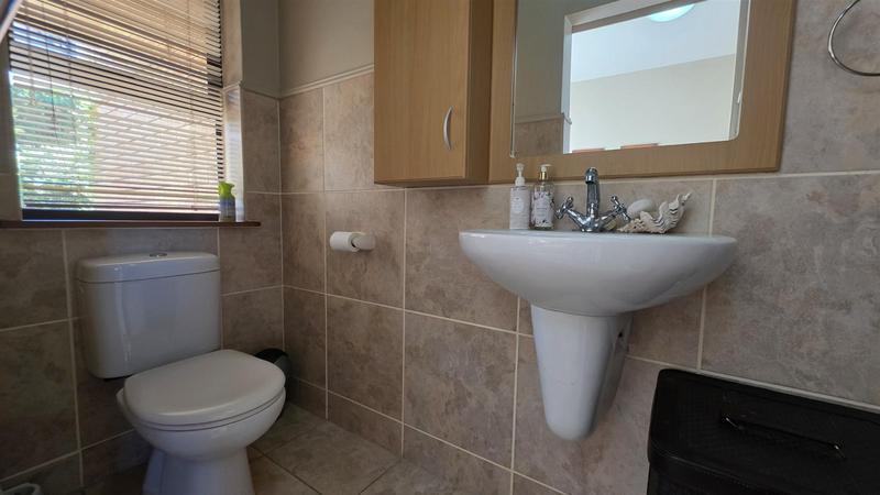 3 Bedroom Property for Sale in Glentana Western Cape